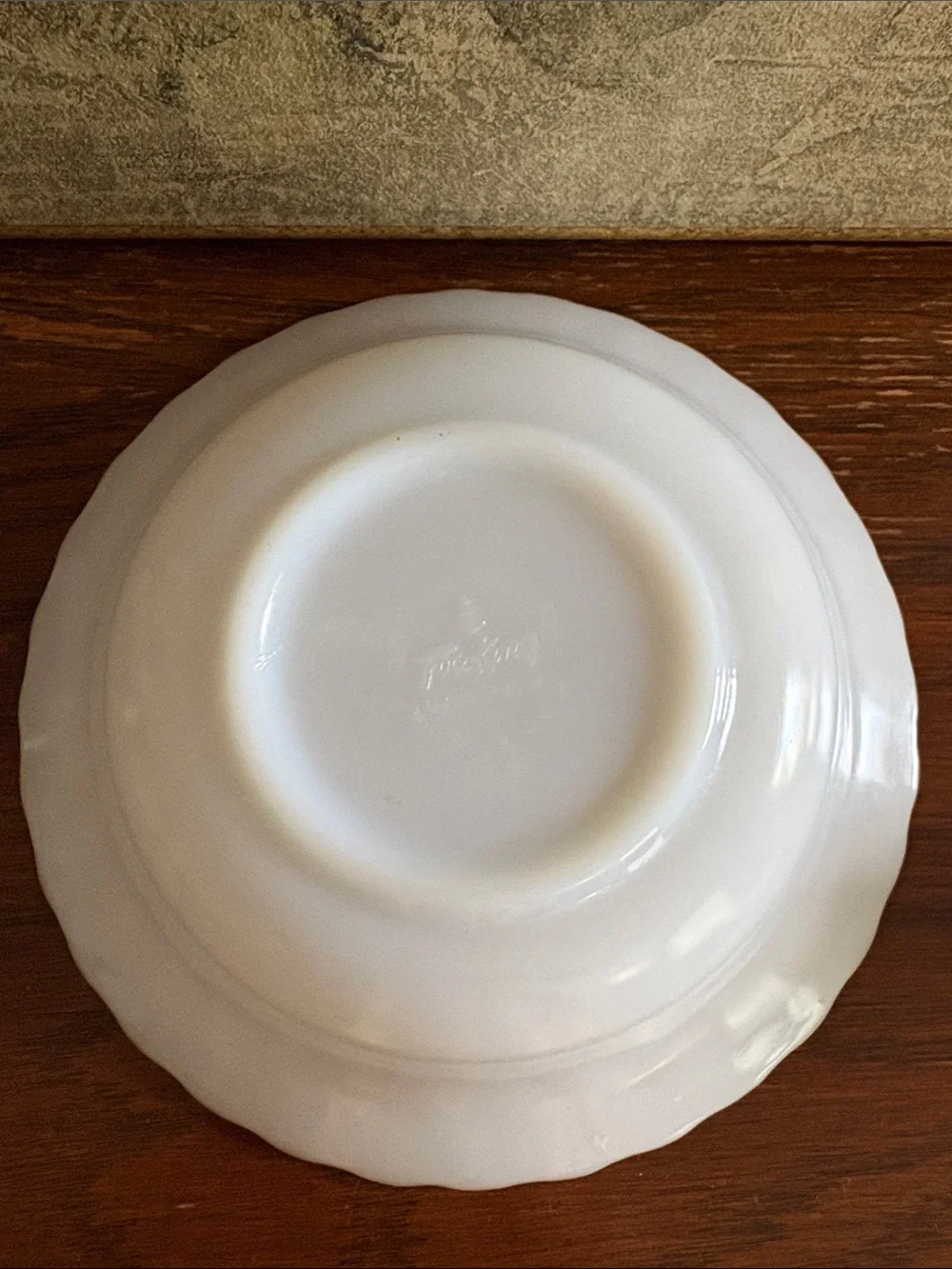 ANCHOR HOCKING FIRE KING Milk Glass Serving Bowl with Gold Rim Made in USA